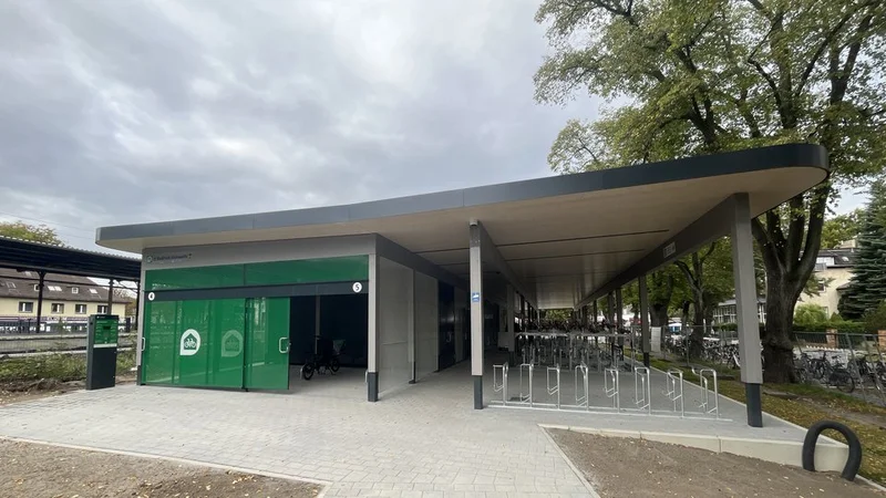 Pilotprojekt eröffnet: Modularer RadPark stärkt die nachhaltige Mobilität in Brandenburg